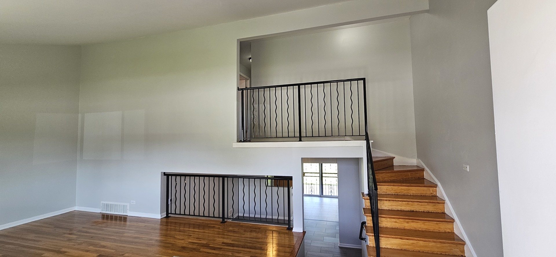 9449 Dee Road, Des Plaines, IL 60016