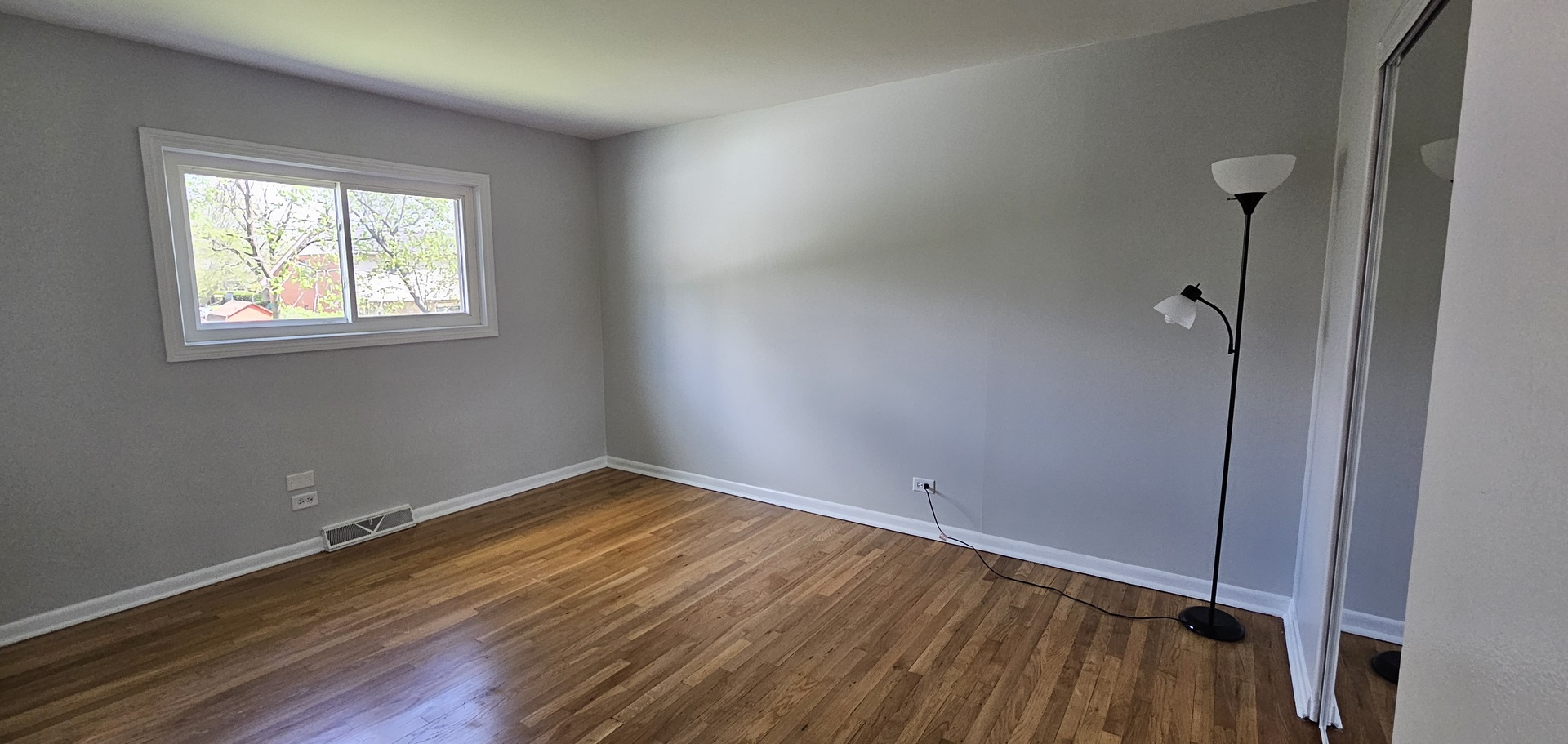 9449 Dee Road, Des Plaines, IL 60016