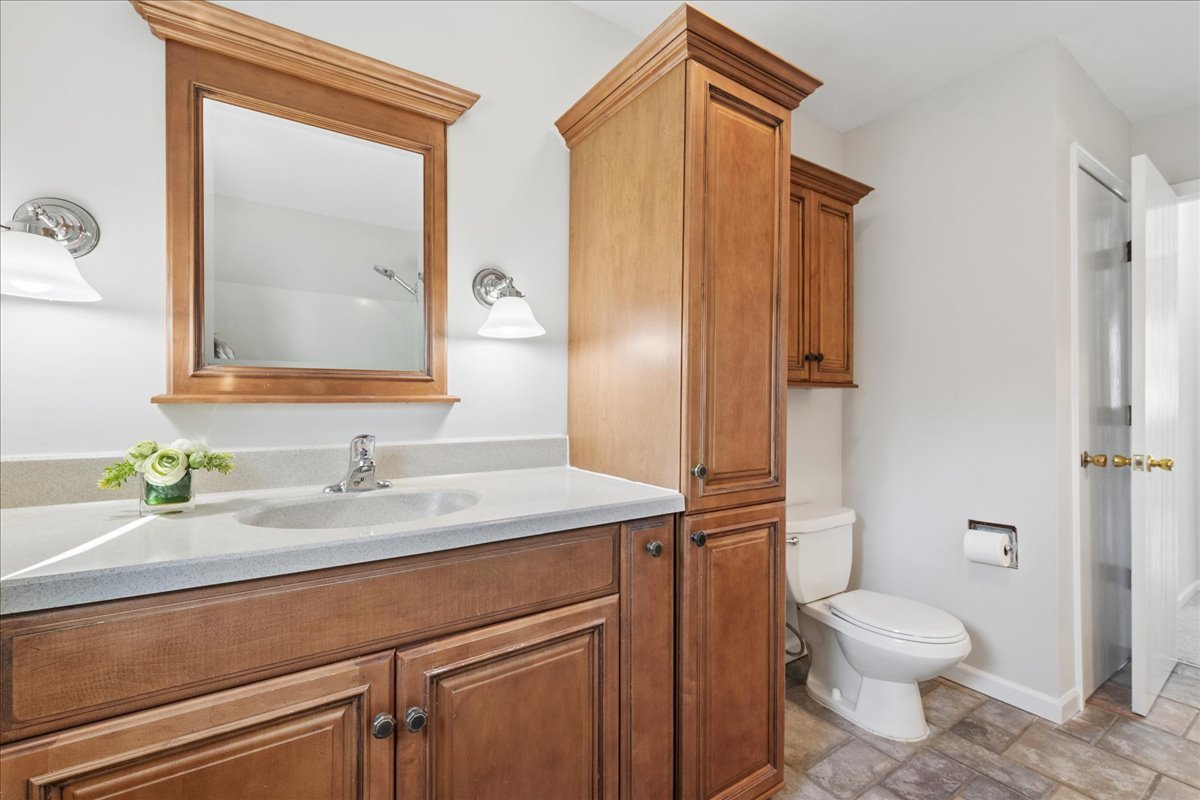 3303 Eastway Drive, Island Lake, IL 60042