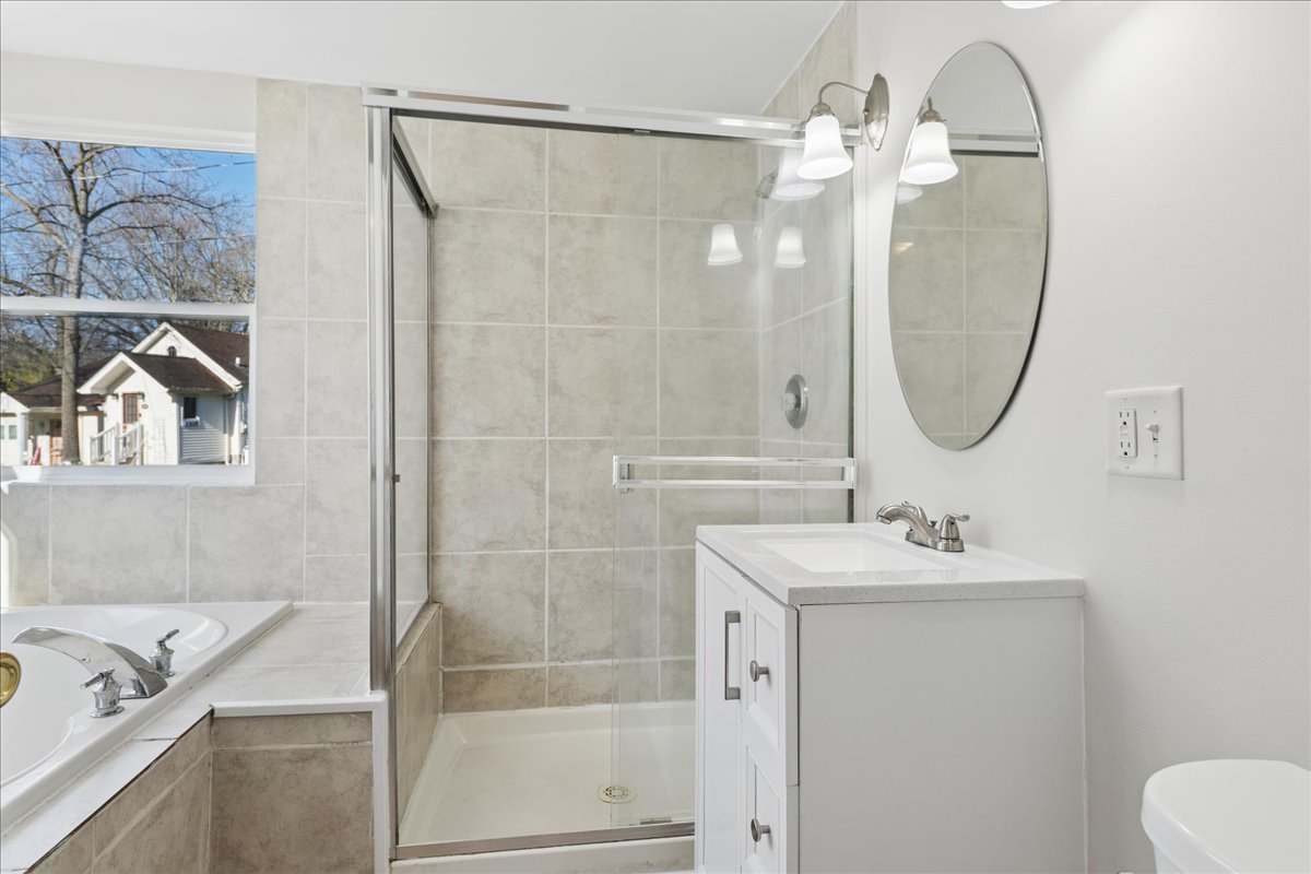 3303 Eastway Drive, Island Lake, IL 60042