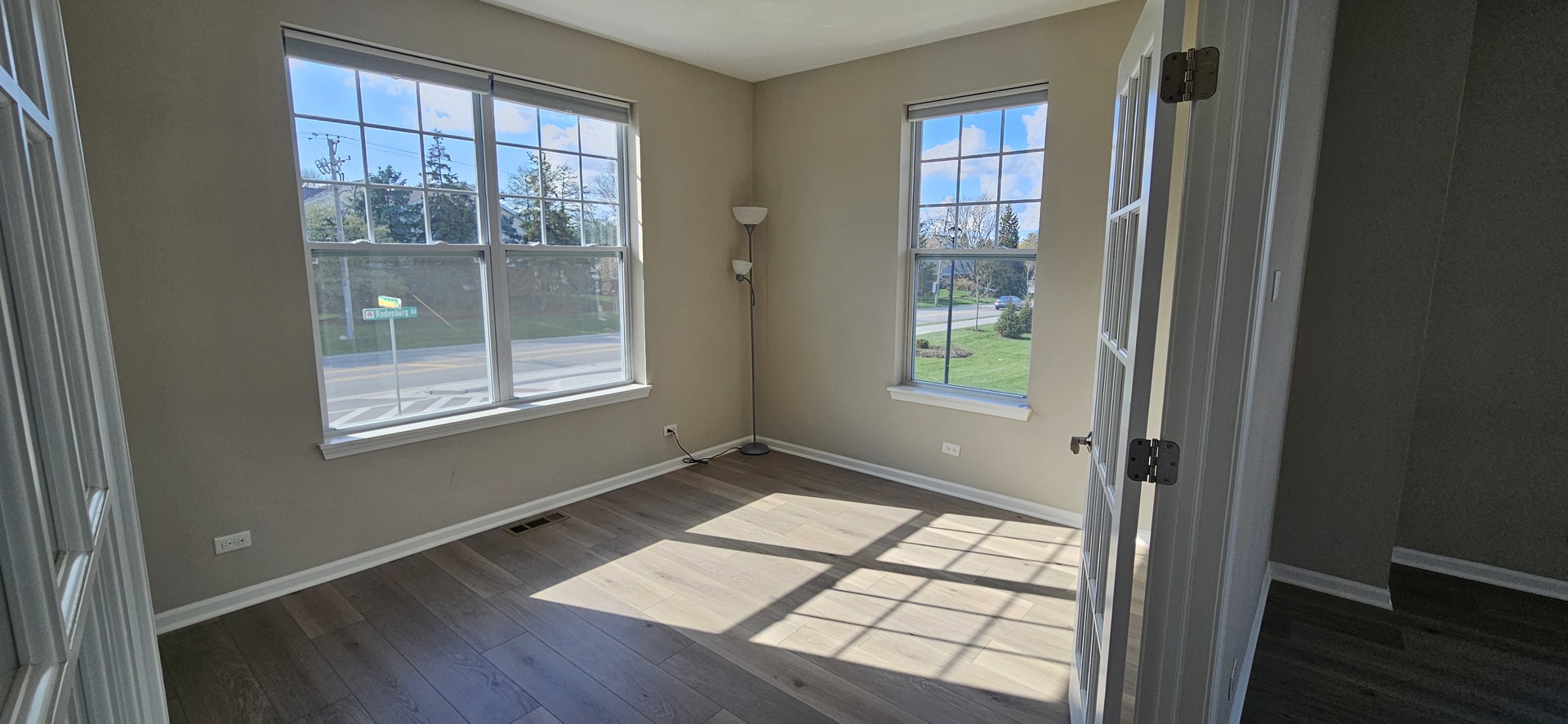 210 Timberleaf Circle, Roselle, IL 60172