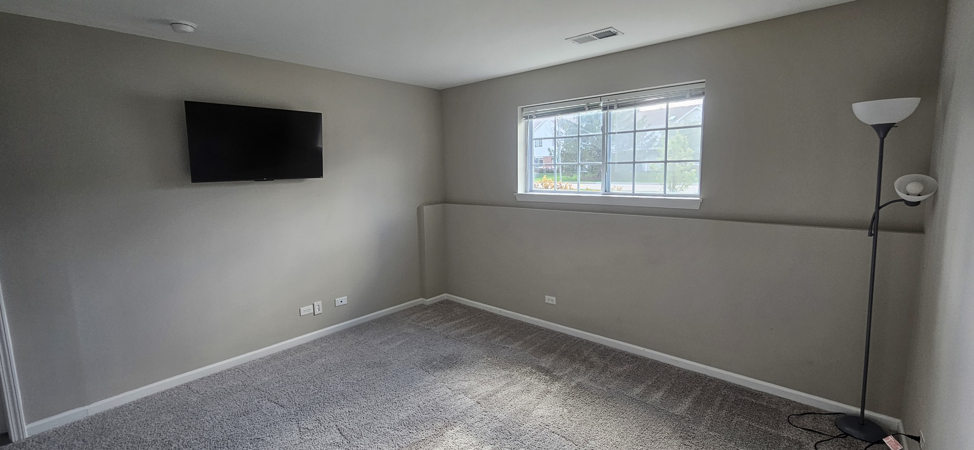 210 Timberleaf Circle, Roselle, IL 60172