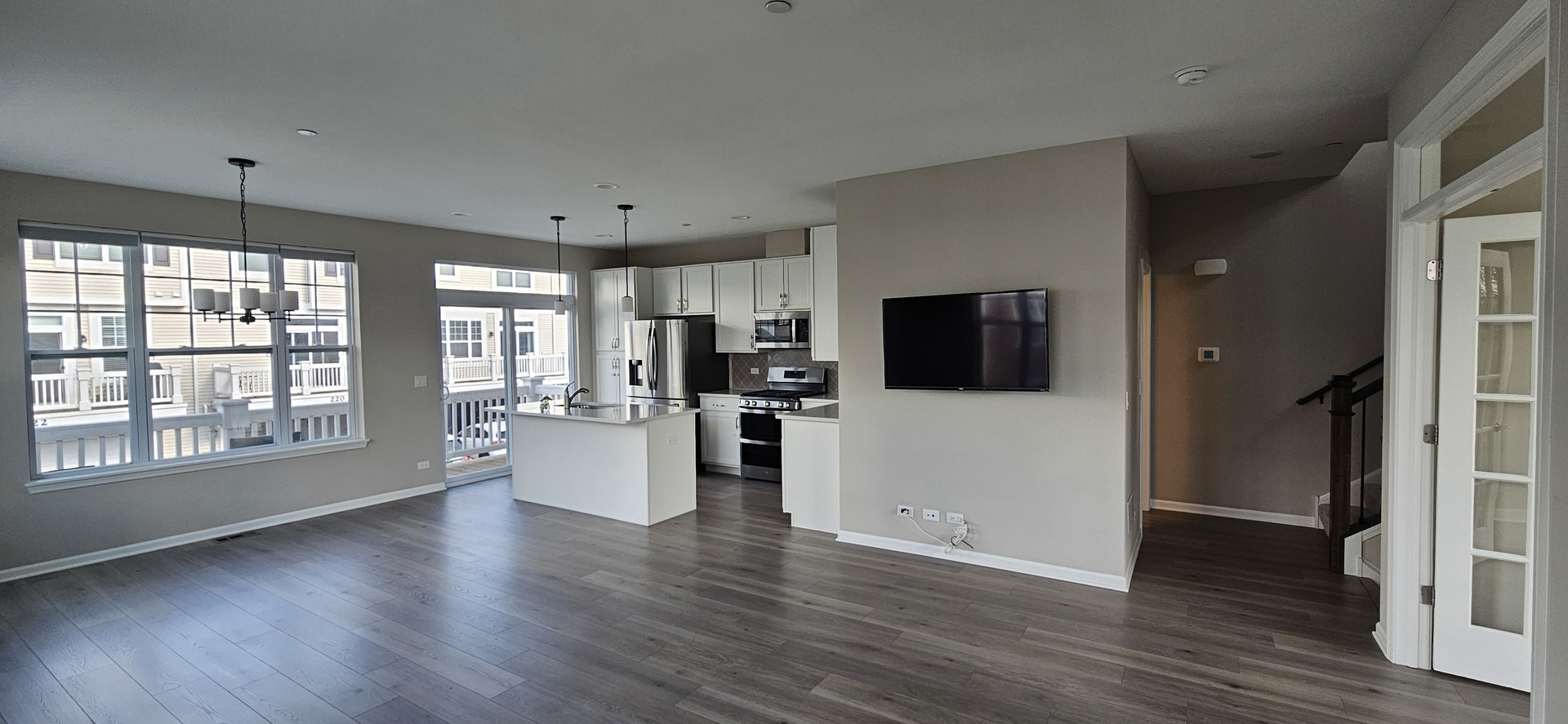 210 Timberleaf Circle, Roselle, IL 60172