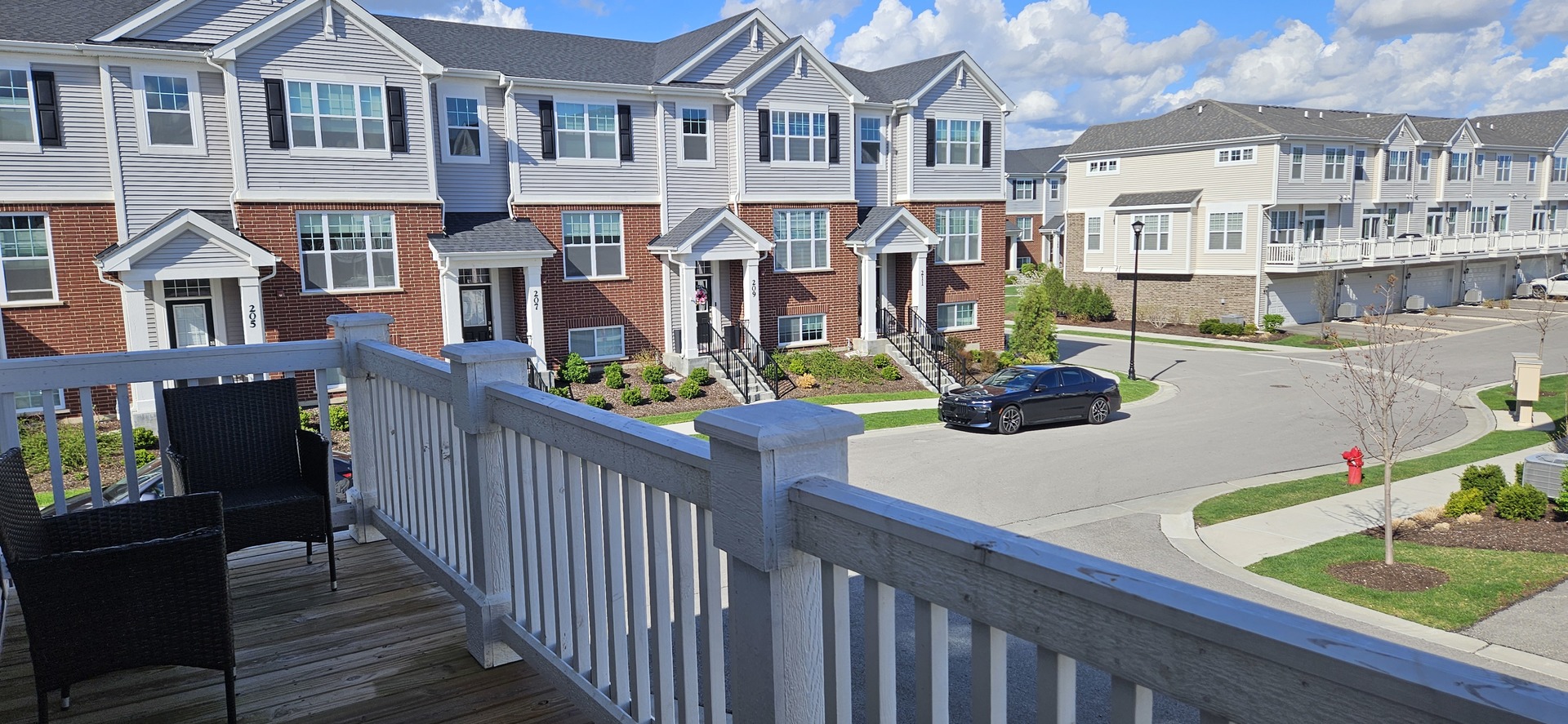 210 Timberleaf Circle, Roselle, IL 60172