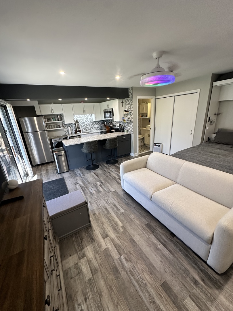 46 Nassau Colony #9, Fox Lake, IL 60020