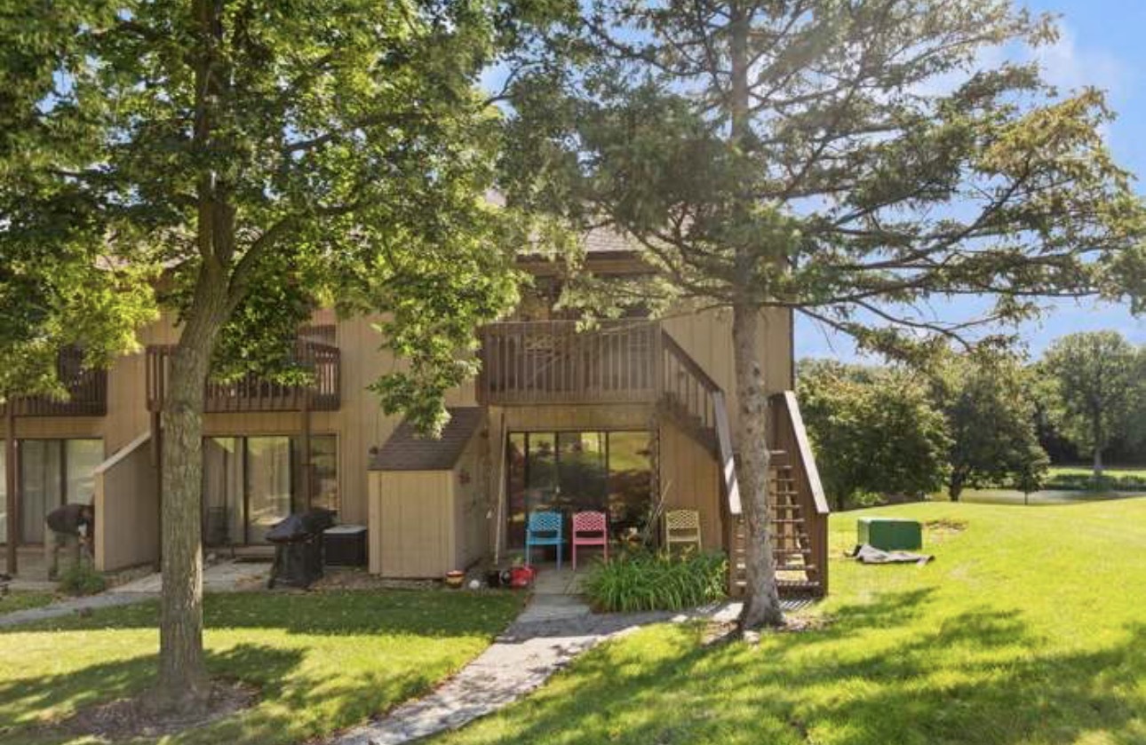 46 Nassau Colony #9, Fox Lake, IL 60020