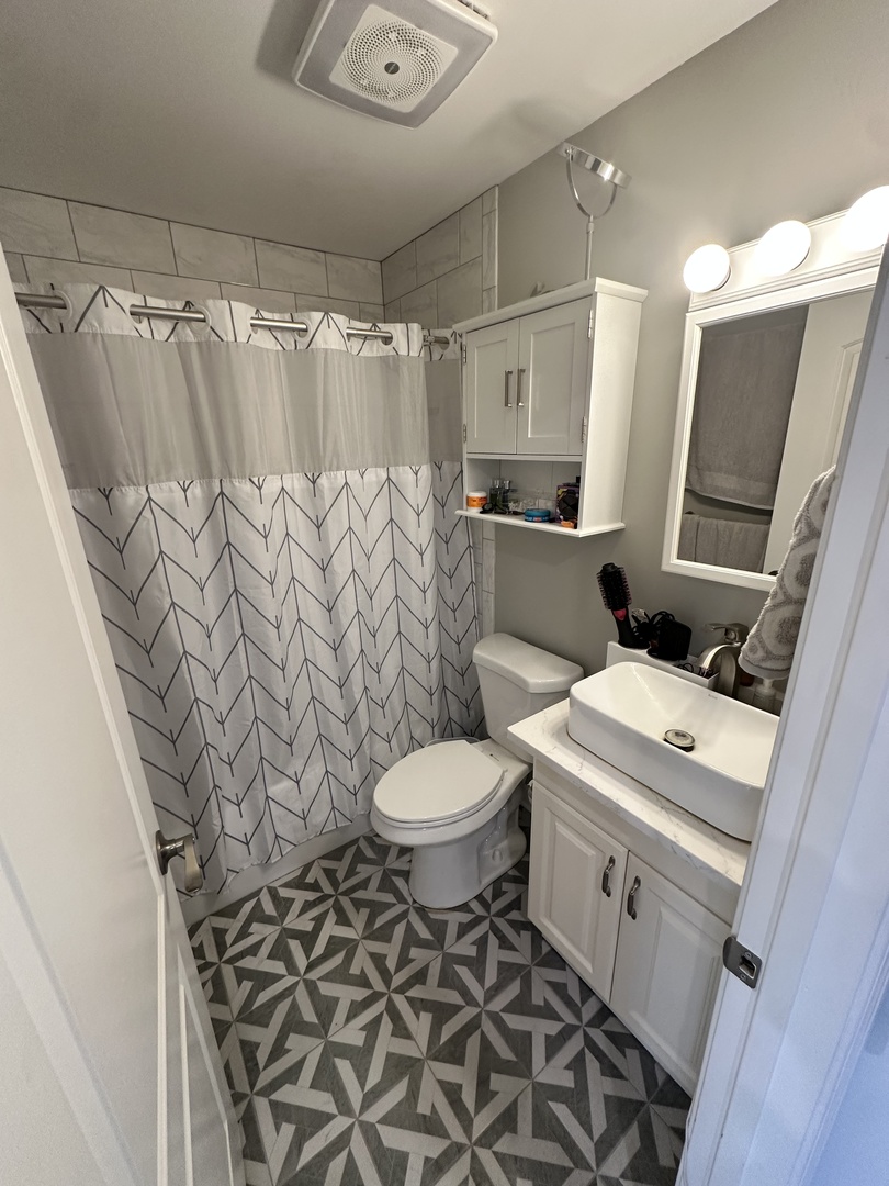 46 Nassau Colony #9, Fox Lake, IL 60020