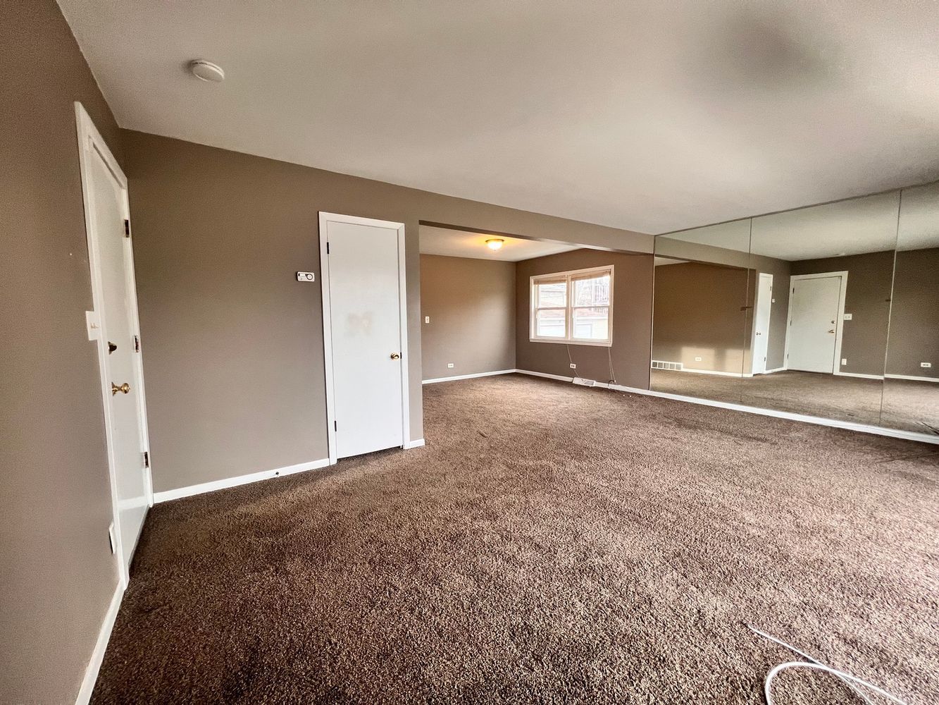 16W611 56th Street #1, Clarendon Hills, IL 60514