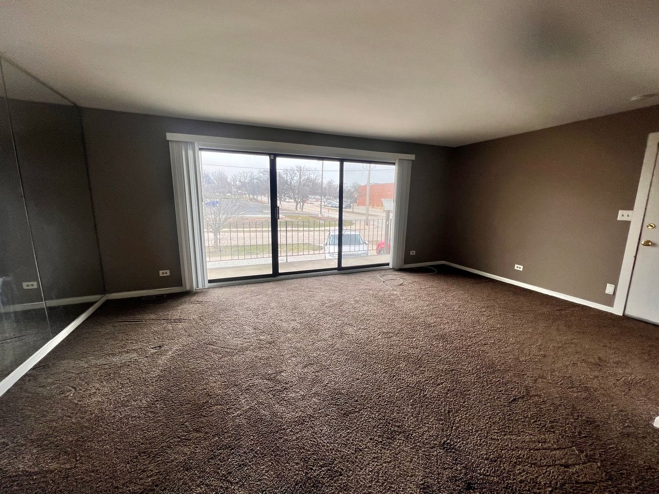 16W611 56th Street #1, Clarendon Hills, IL 60514