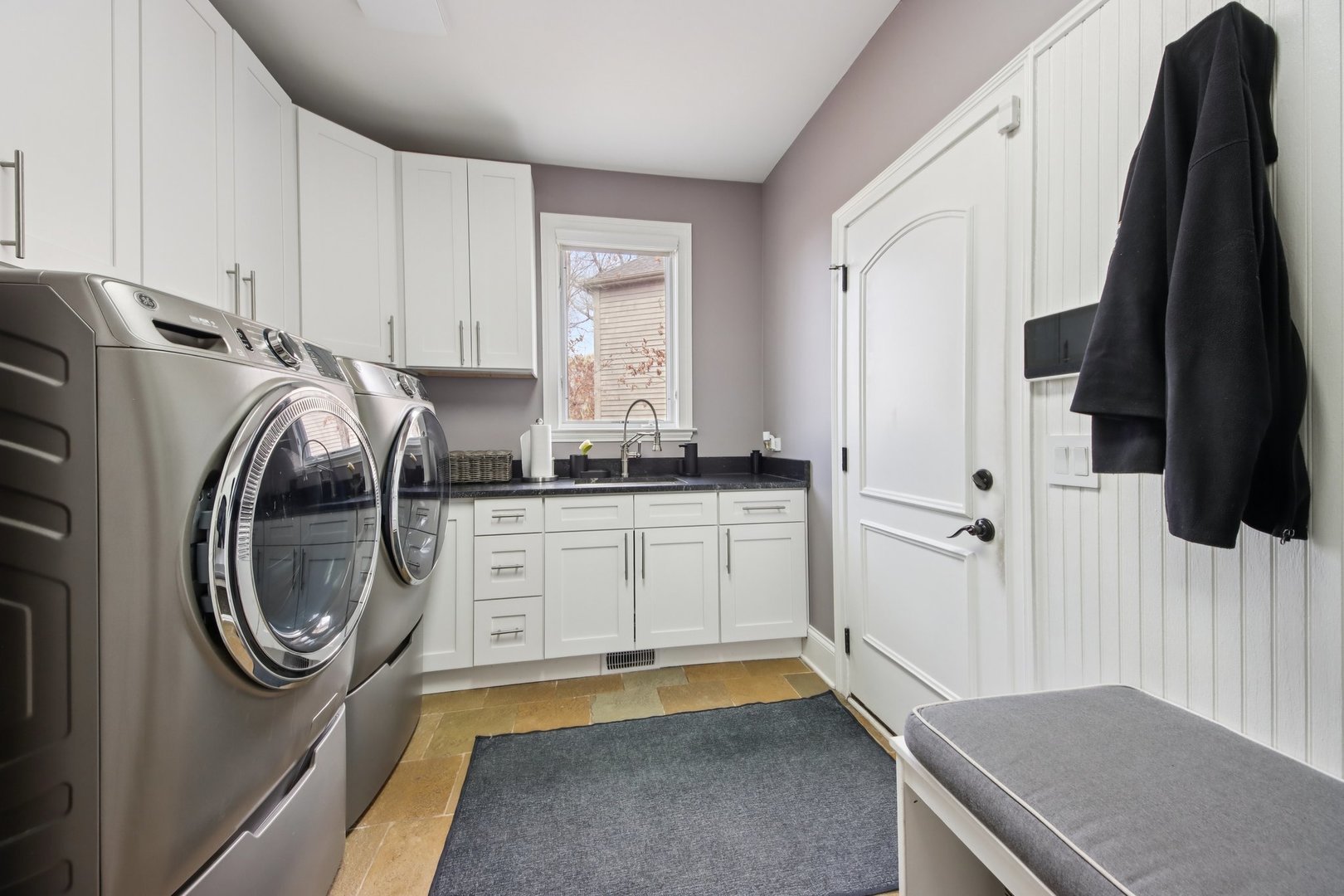 988 Danielson Court, Gurnee, IL 60031