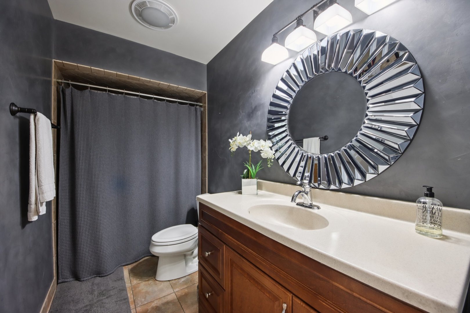 988 Danielson Court, Gurnee, IL 60031