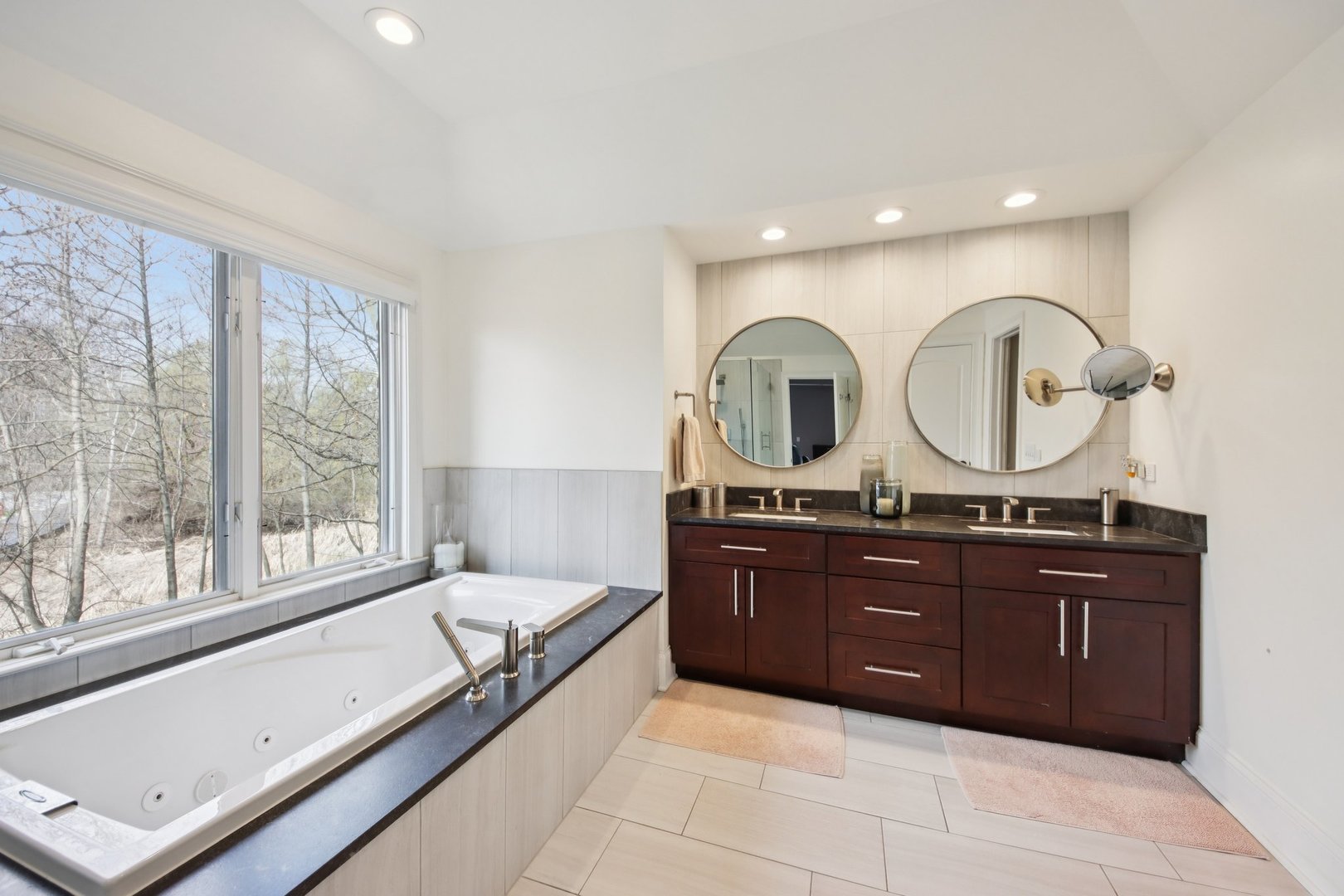 988 Danielson Court, Gurnee, IL 60031