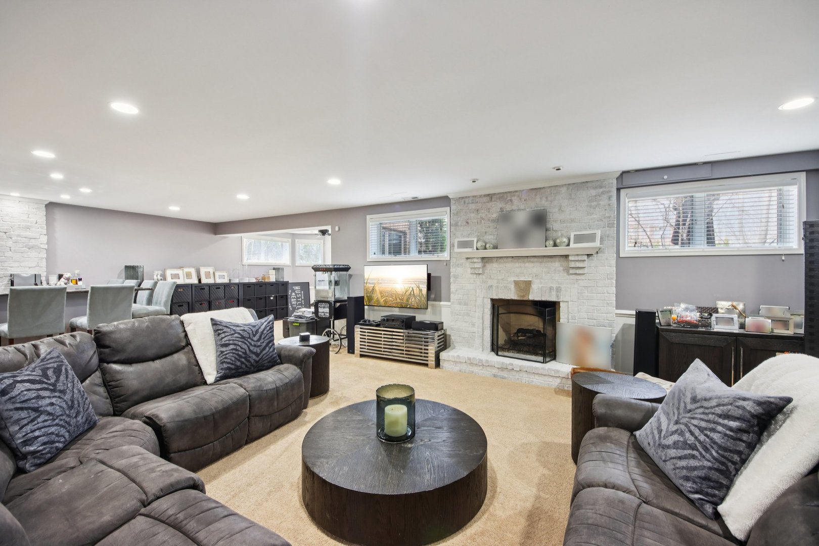 988 Danielson Court, Gurnee, IL 60031