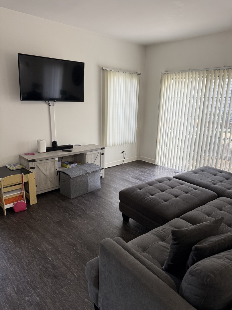 19 Windsor Circle #B, South Elgin, IL 60177