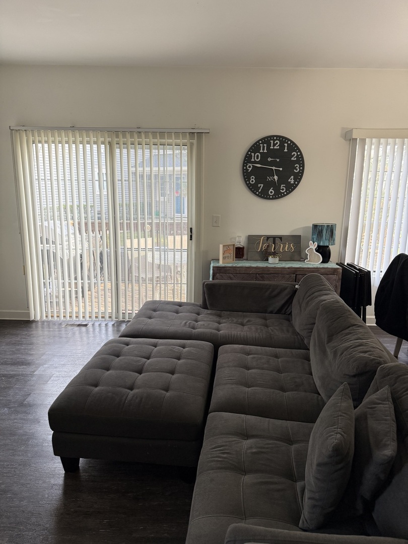 19 Windsor Circle #B, South Elgin, IL 60177