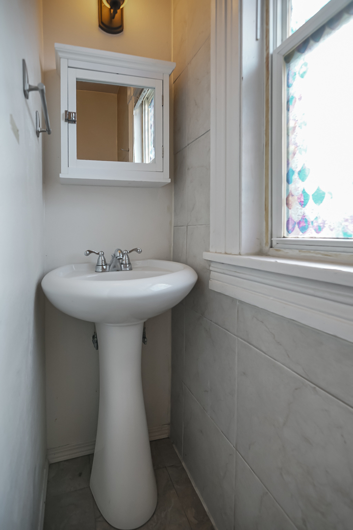 711 Peoria Street, Washington, IL 61571