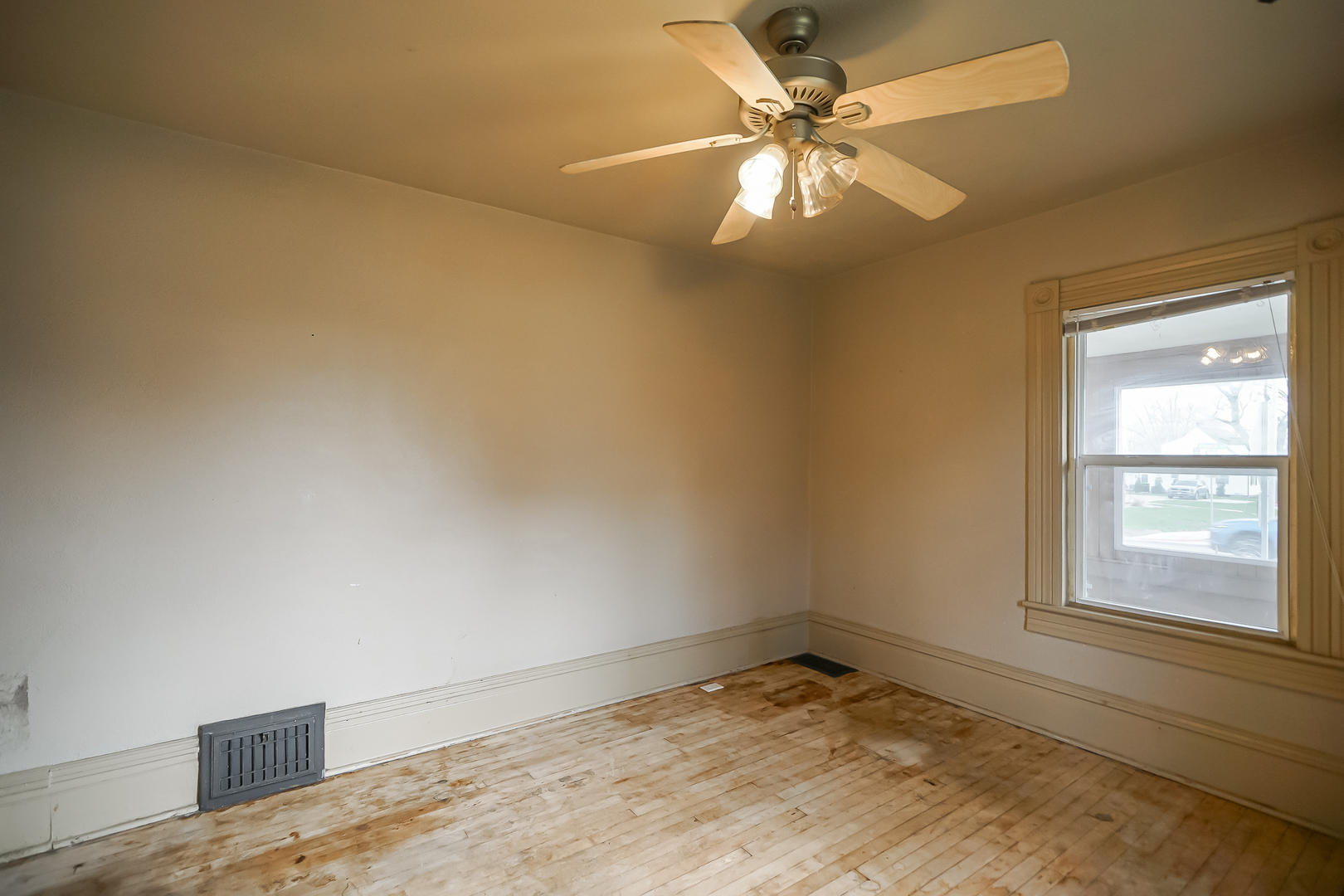 711 Peoria Street, Washington, IL 61571