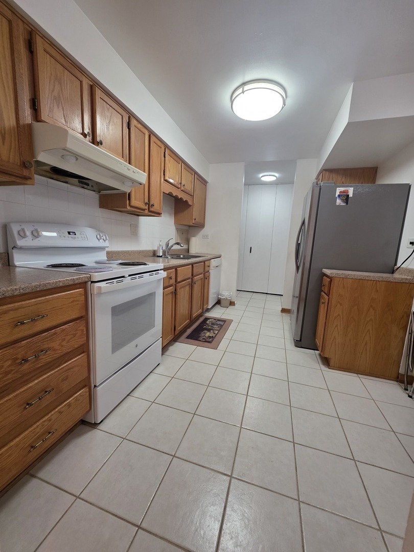 1415 E Central Road #318C, Arlington Heights, IL 60005