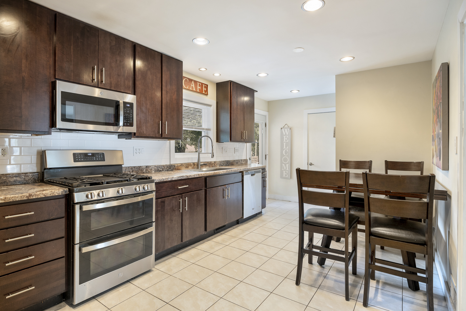 532 Landmeier Road, Elk Grove Village, IL 60007