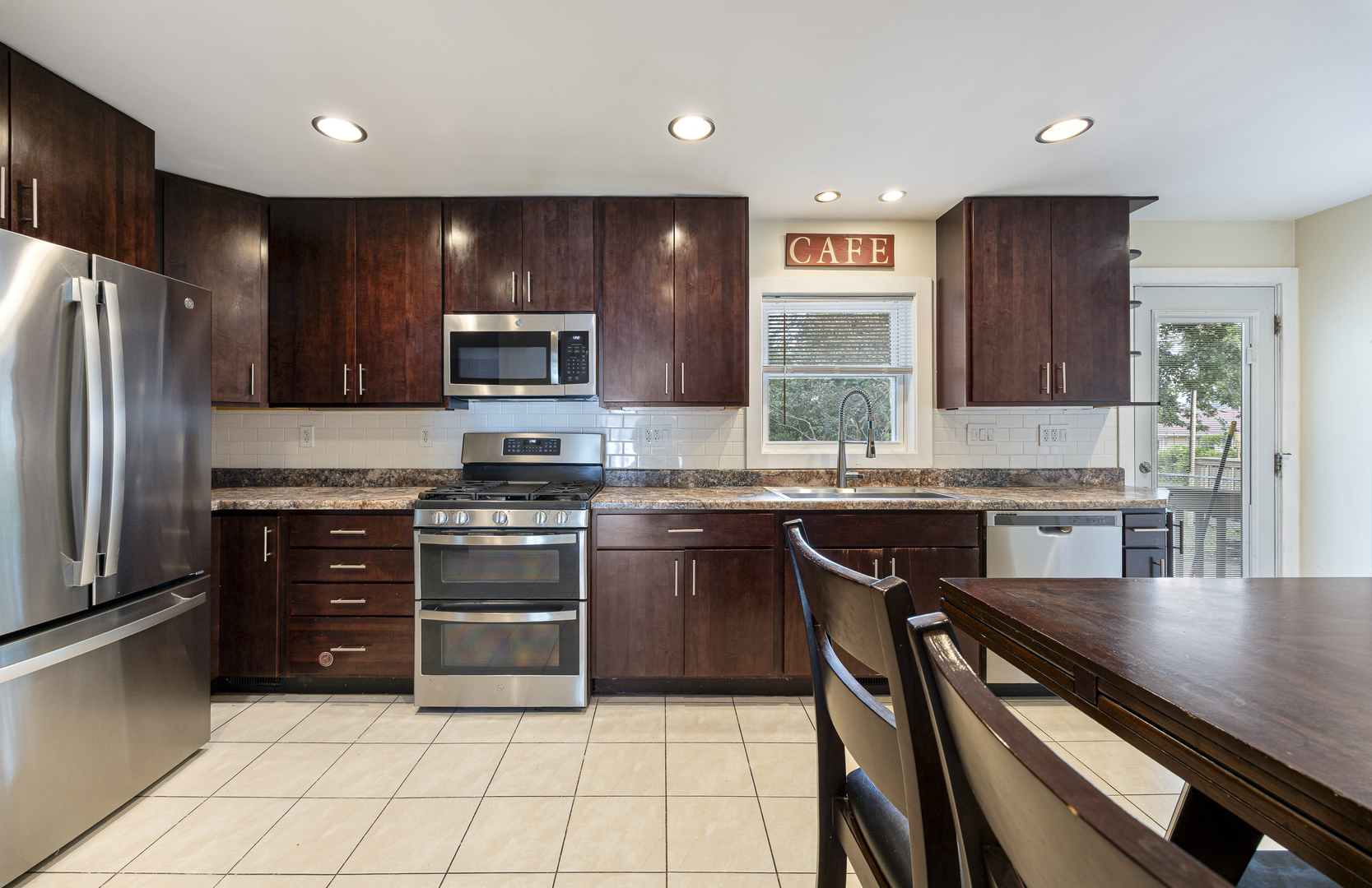 532 Landmeier Road, Elk Grove Village, IL 60007