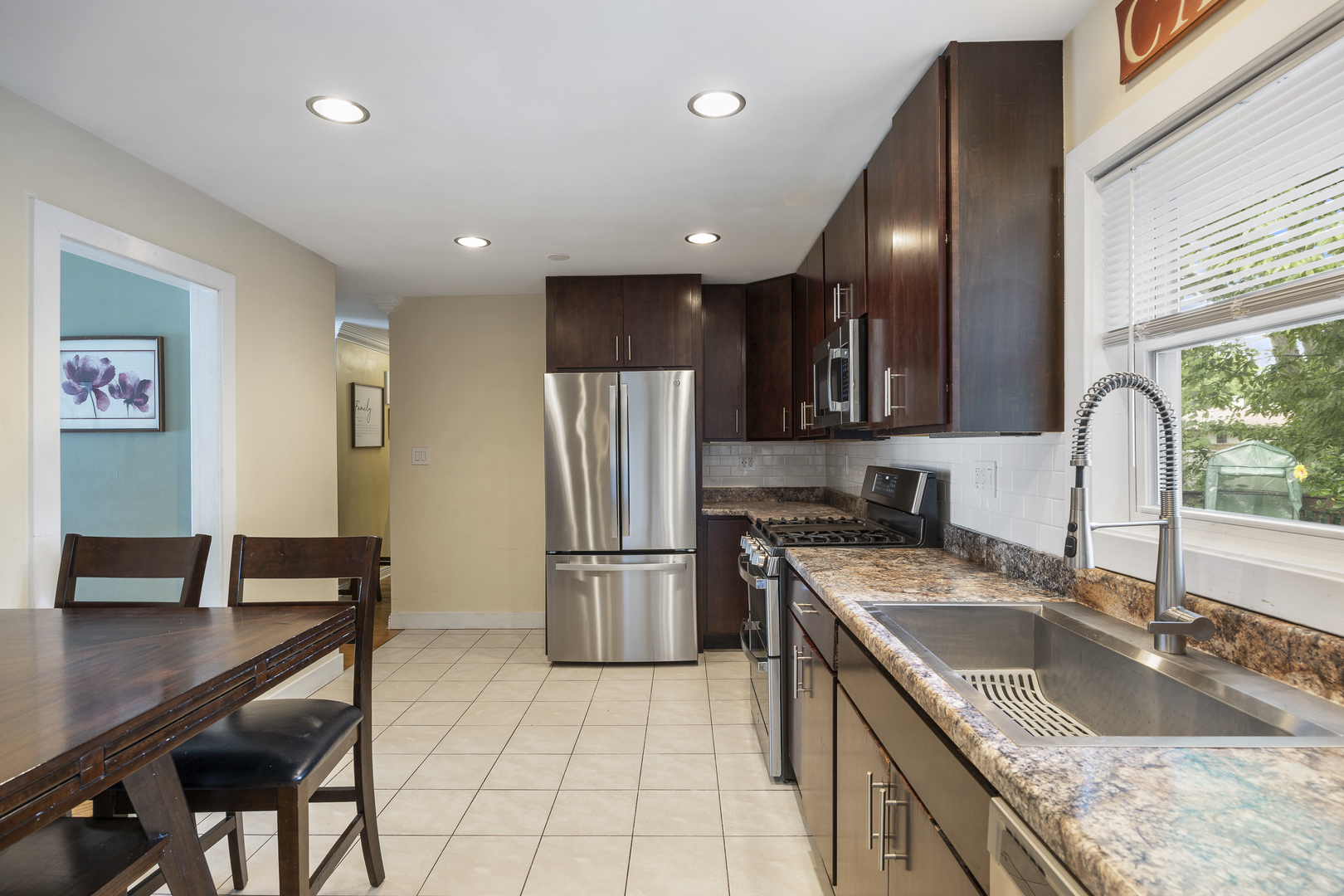 532 Landmeier Road, Elk Grove Village, IL 60007