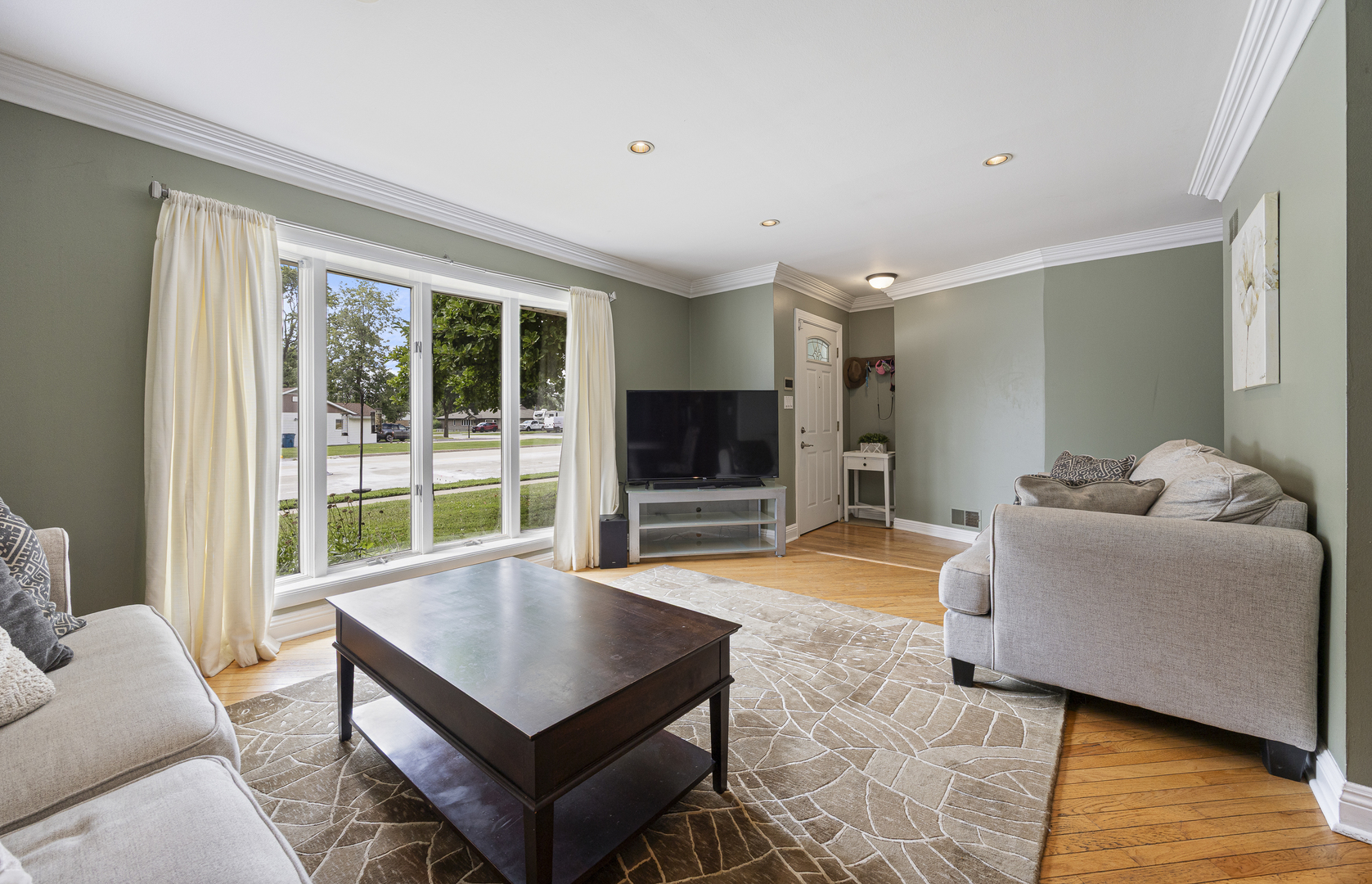 532 Landmeier Road, Elk Grove Village, IL 60007