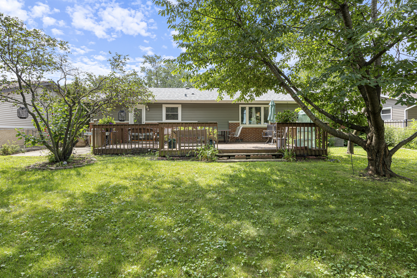 532 Landmeier Road, Elk Grove Village, IL 60007