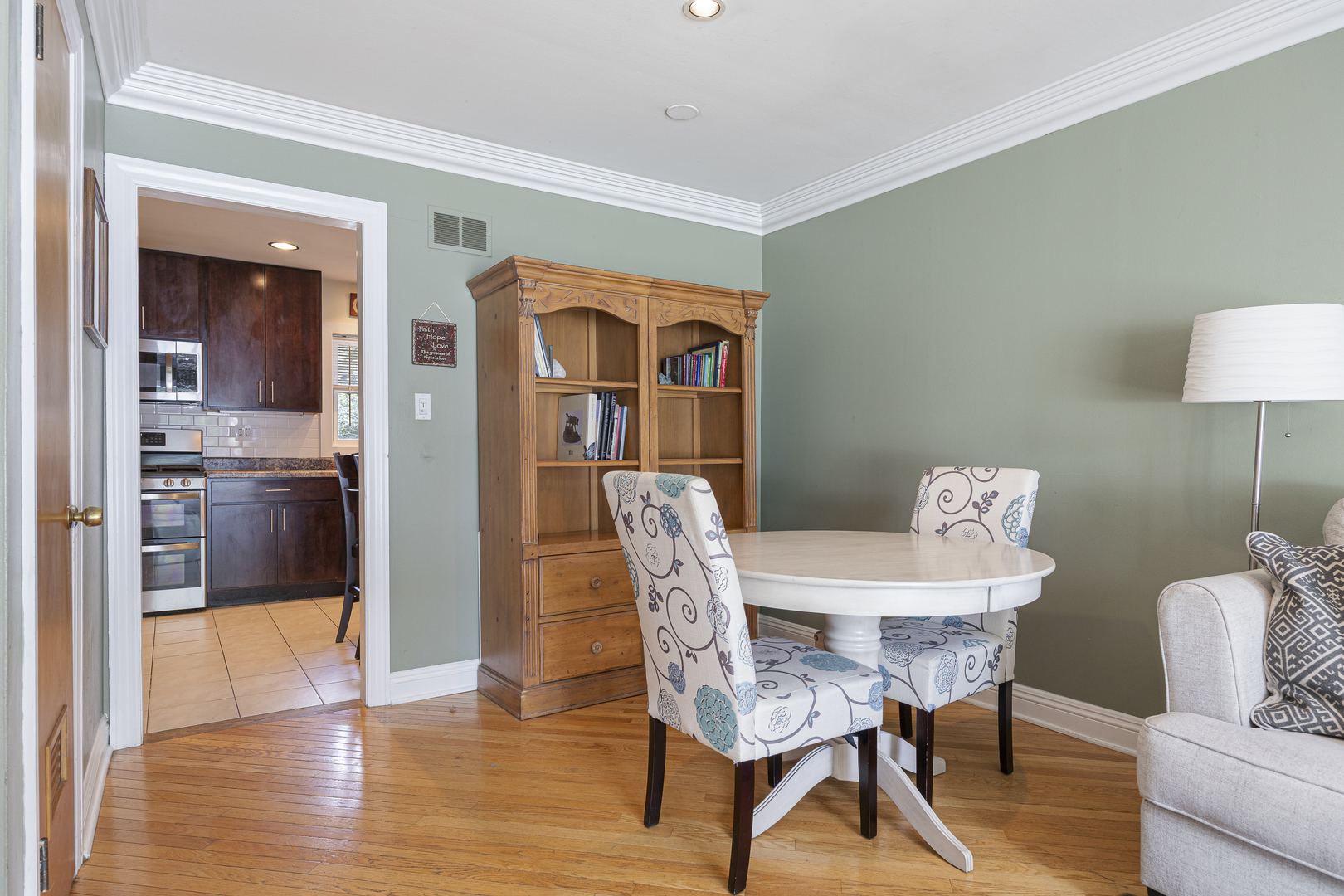 532 Landmeier Road, Elk Grove Village, IL 60007