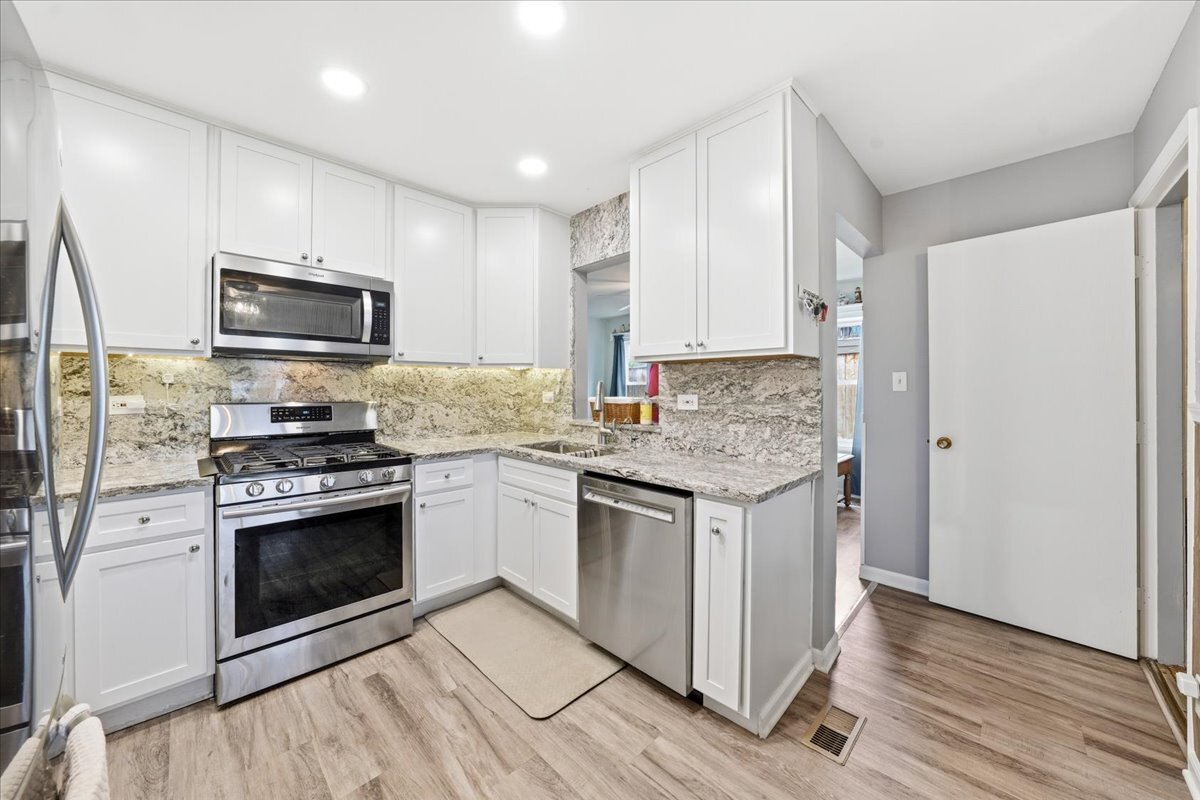 7653 W North Avenue, Frankfort, IL 60423