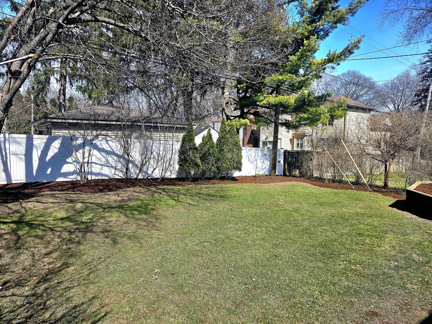 636 E Rockland Road, Libertyville, IL 60048