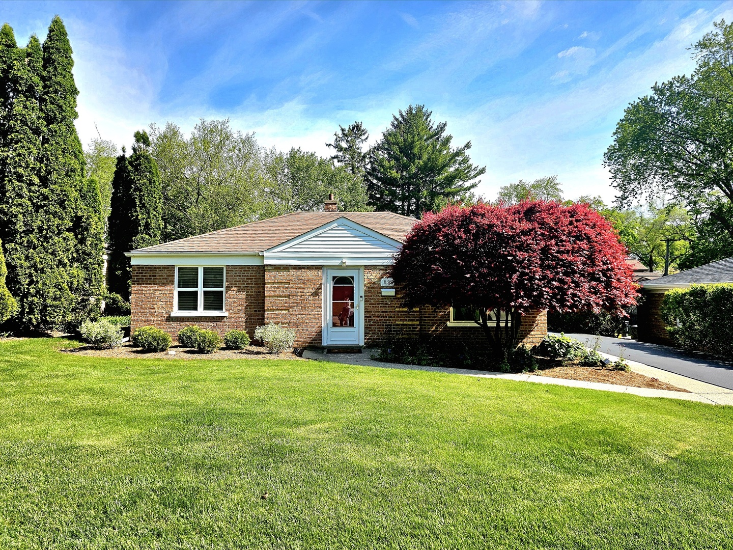 636 E Rockland Road, Libertyville, IL 60048