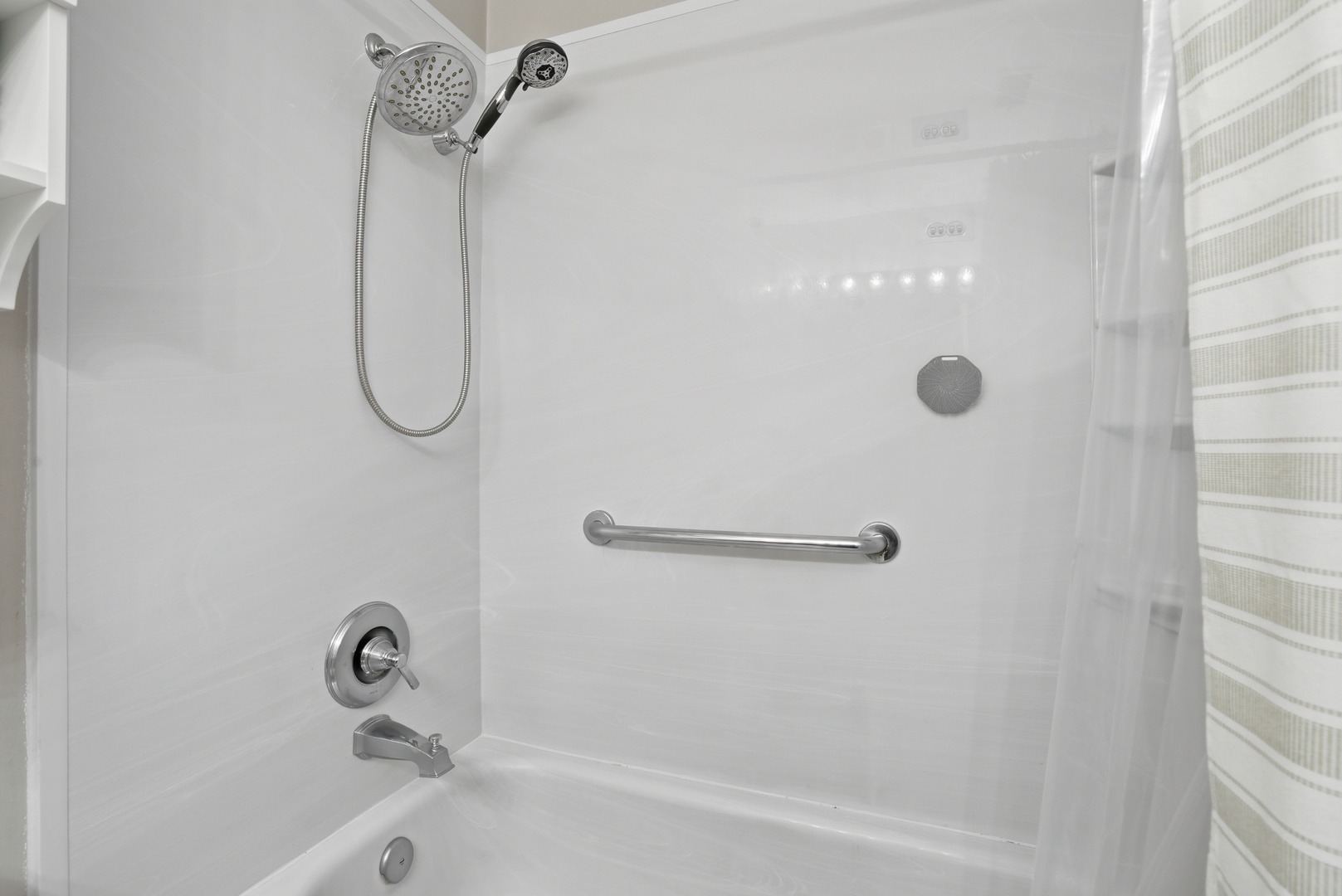 1833 Four Lakes Avenue #3F, Lisle, IL 60532