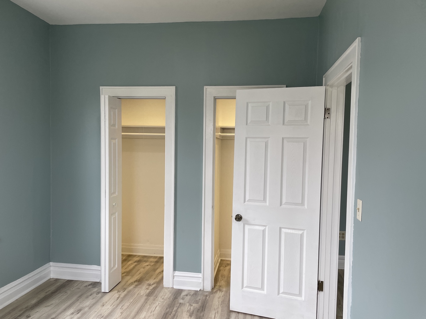 114 E Richmond Street, Westmont, IL 60559