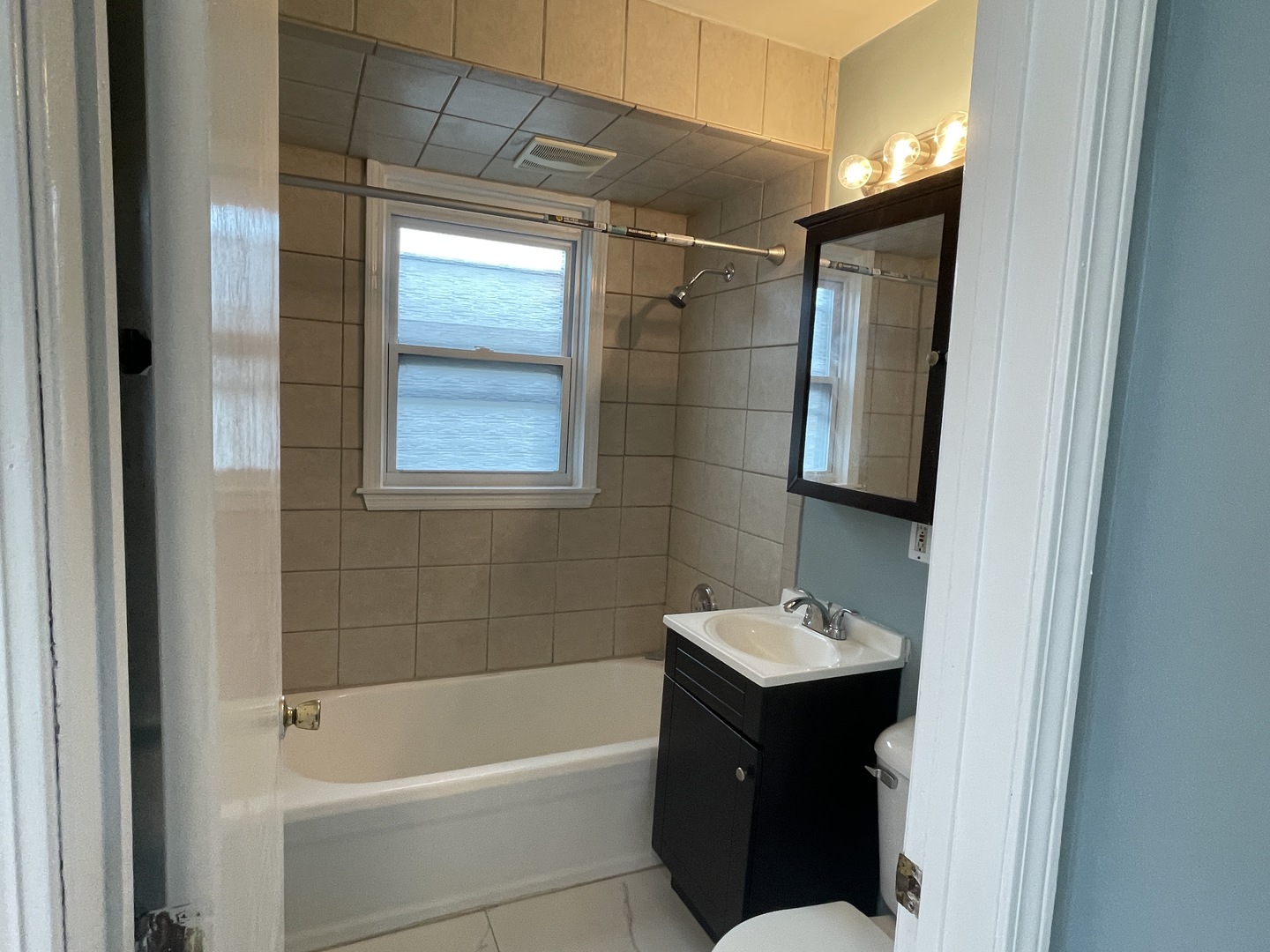 114 E Richmond Street, Westmont, IL 60559