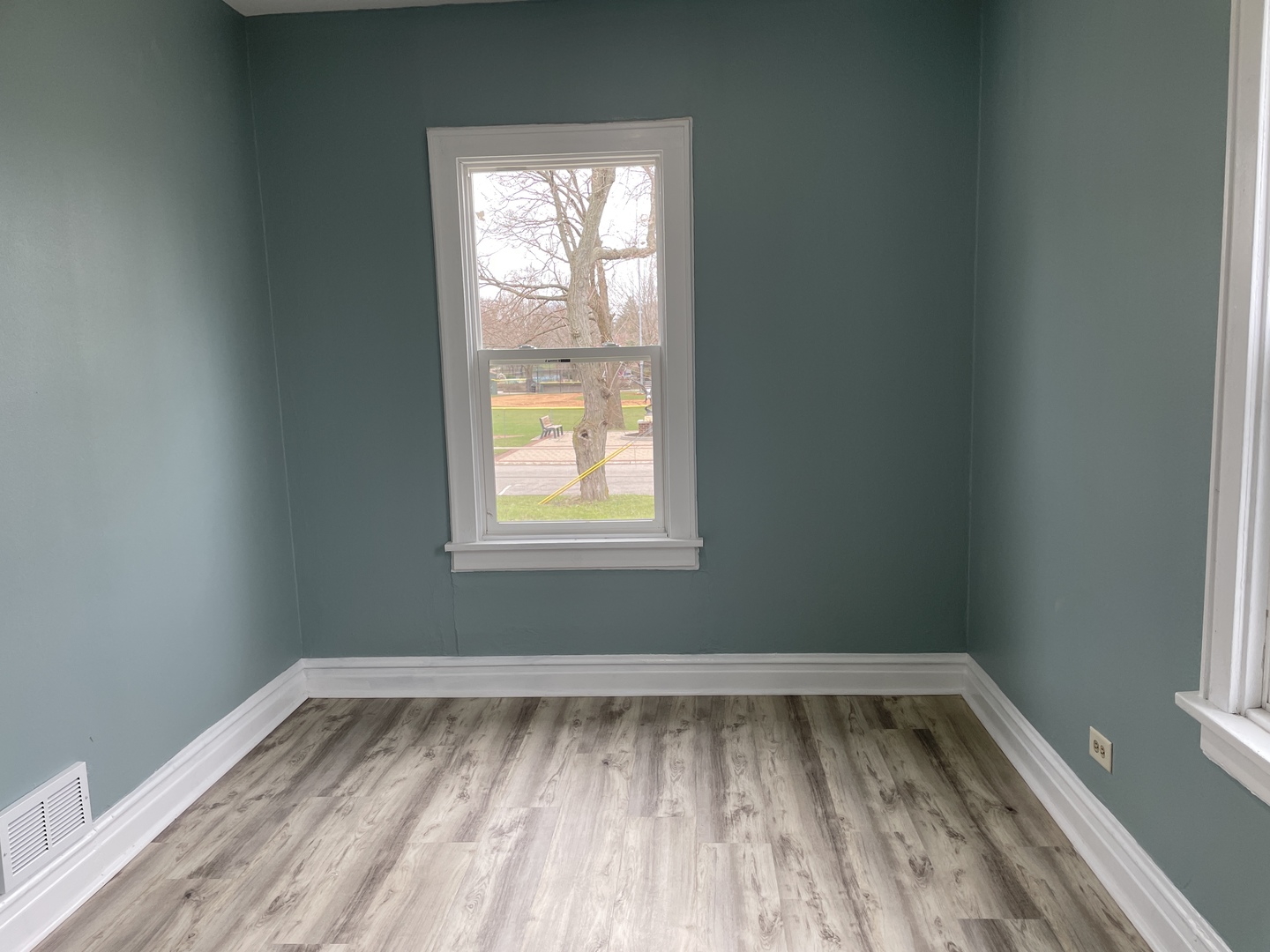 114 E Richmond Street, Westmont, IL 60559