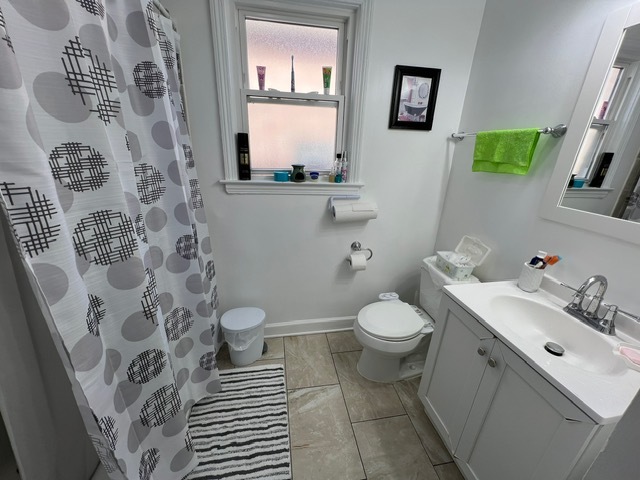 4952 HULL Street #2E, Skokie, IL 60077