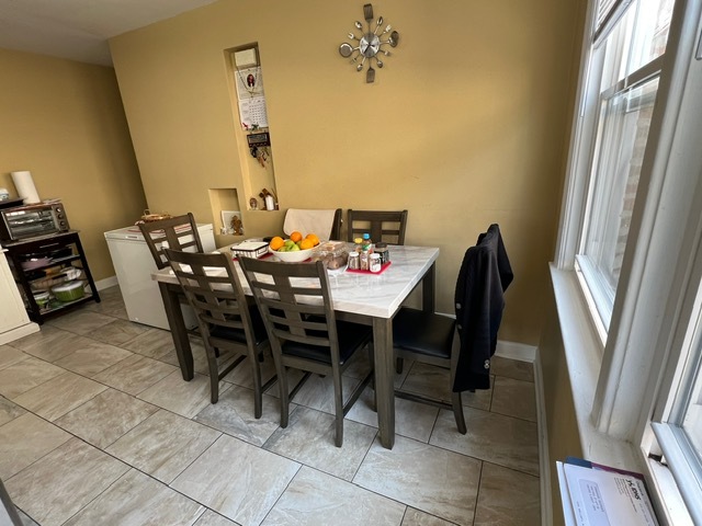 4952 HULL Street #2E, Skokie, IL 60077