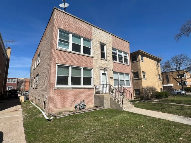 4952 HULL Street #2E, Skokie, IL 60077