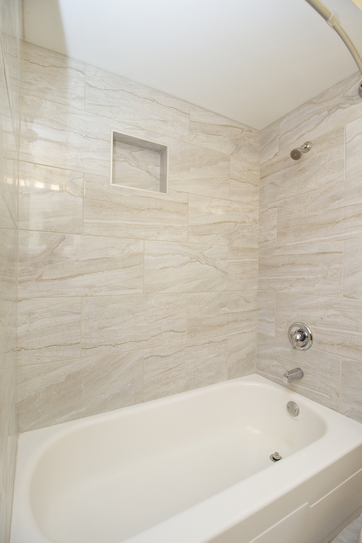 18079 Live Oak Court #1616, Tinley Park, IL 60477