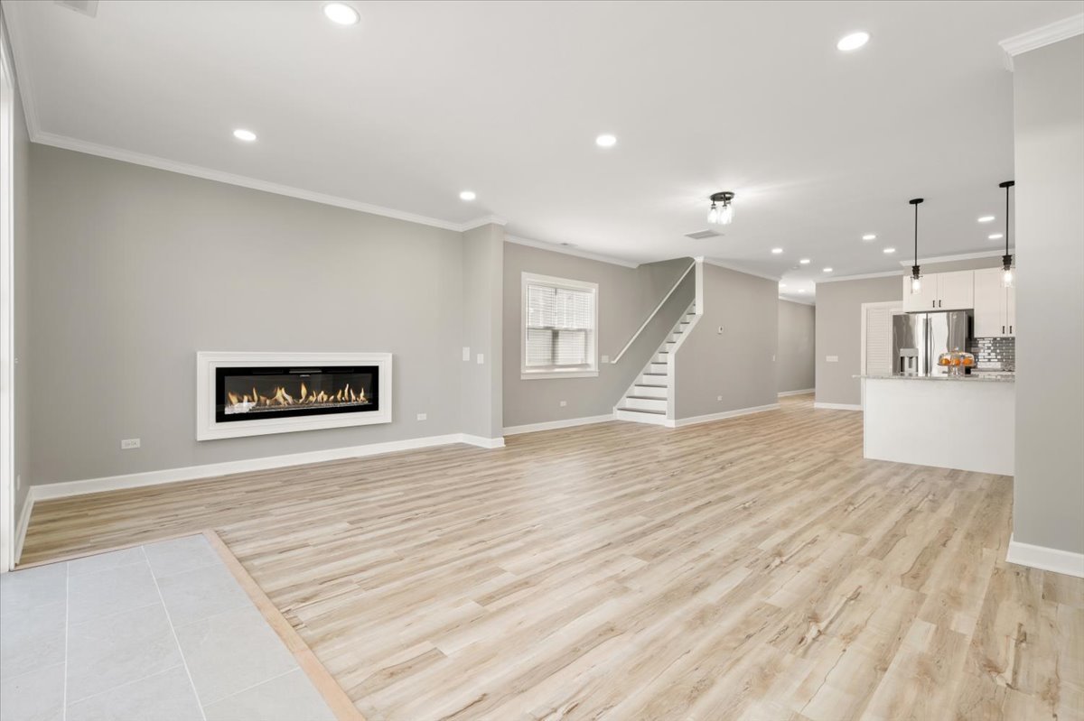 1411 S 6th Avenue, Maywood, IL 60153