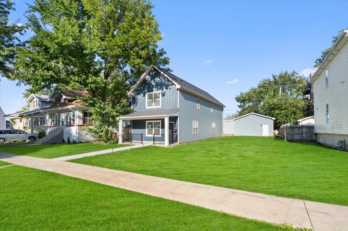 1411 S 6th Avenue, Maywood, IL 60153