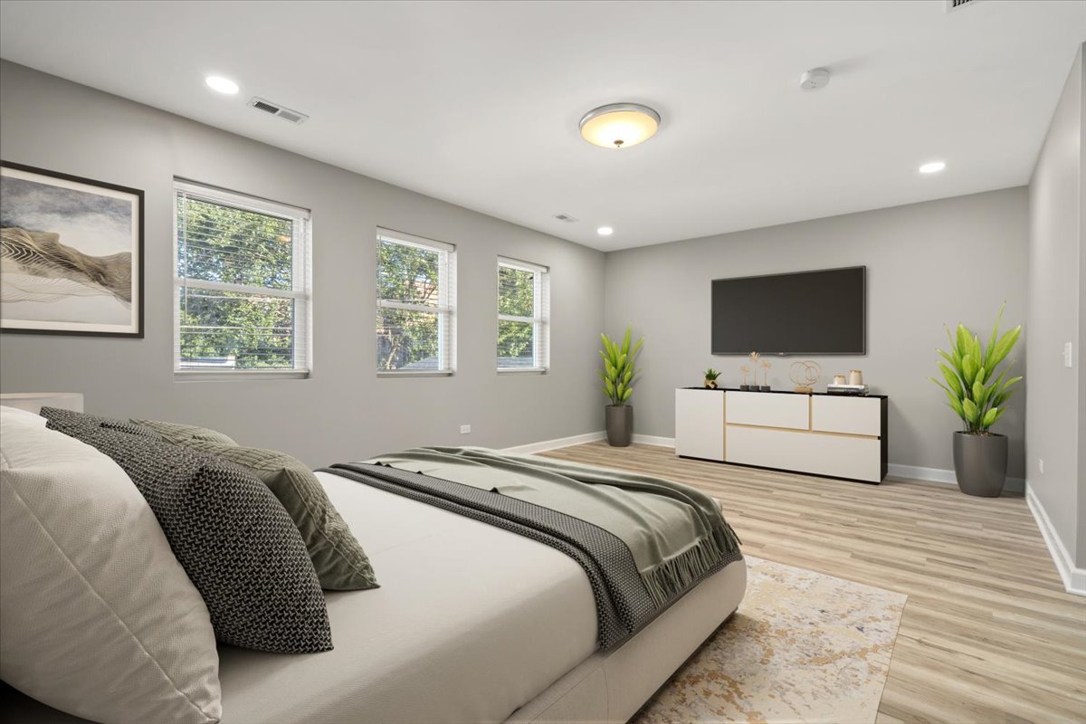 1411 S 6th Avenue, Maywood, IL 60153