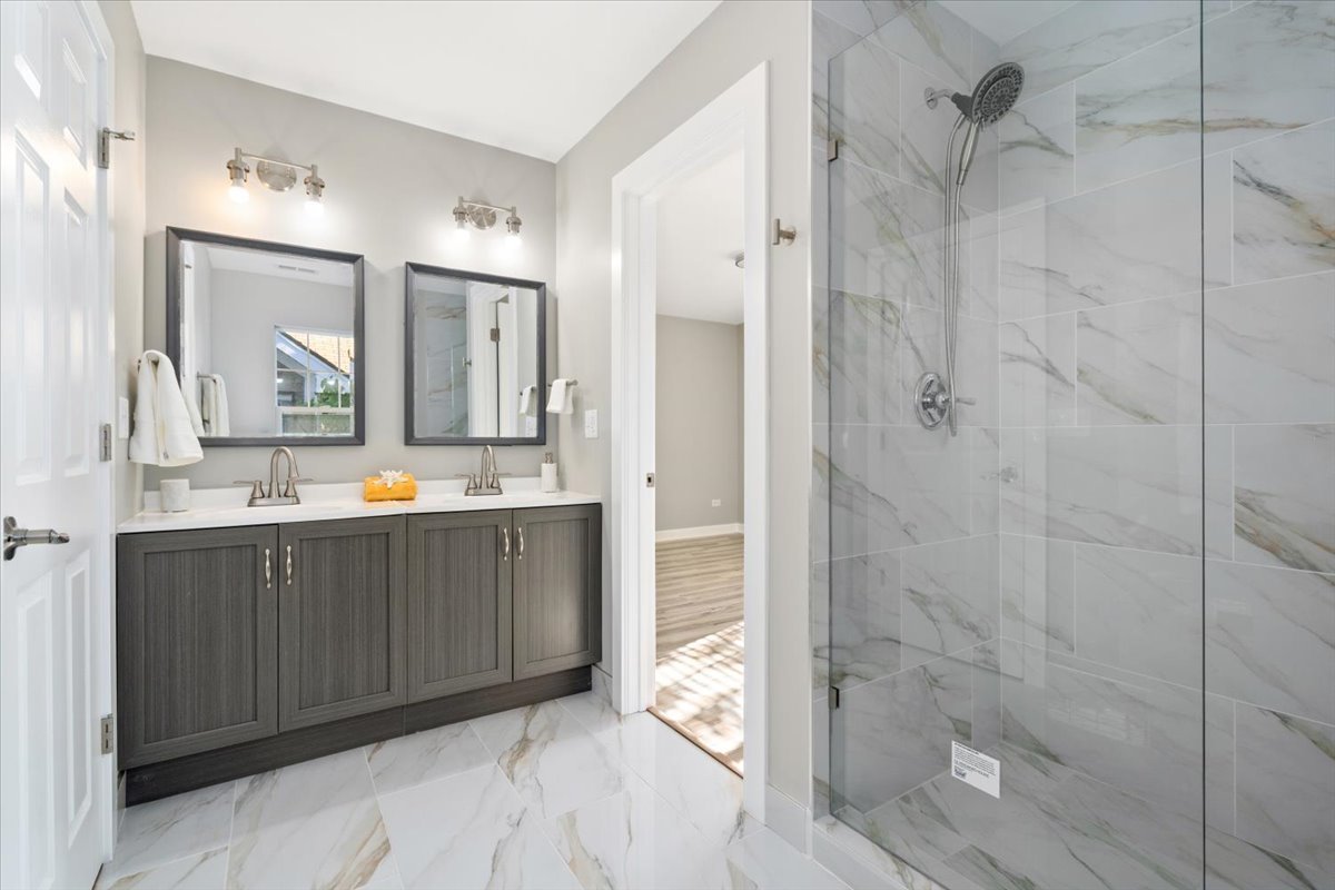 1411 S 6th Avenue, Maywood, IL 60153