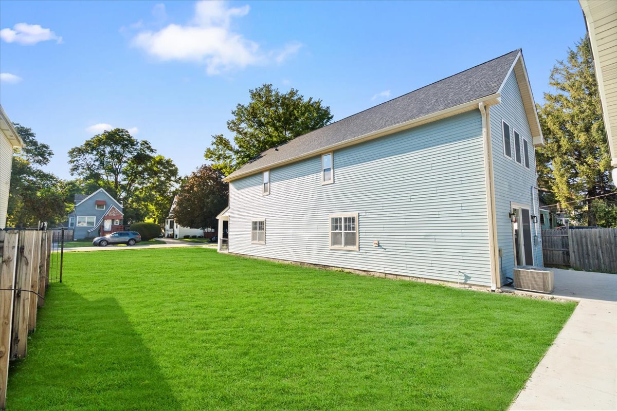 1411 S 6th Avenue, Maywood, IL 60153