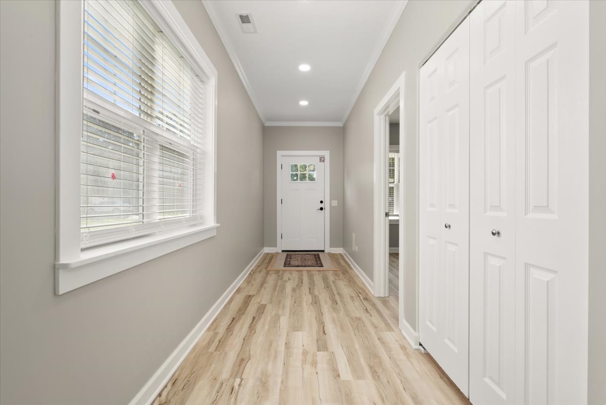 1411 S 6th Avenue, Maywood, IL 60153