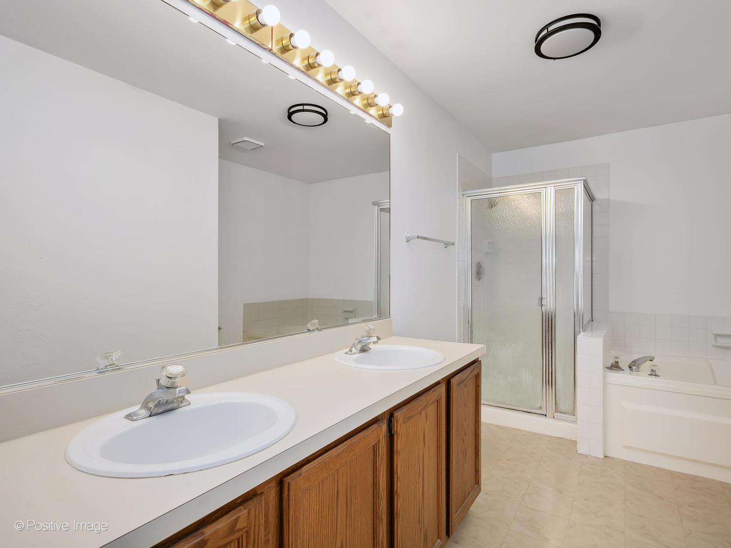 700 Bent Ridge Lane, Elgin, IL 60120