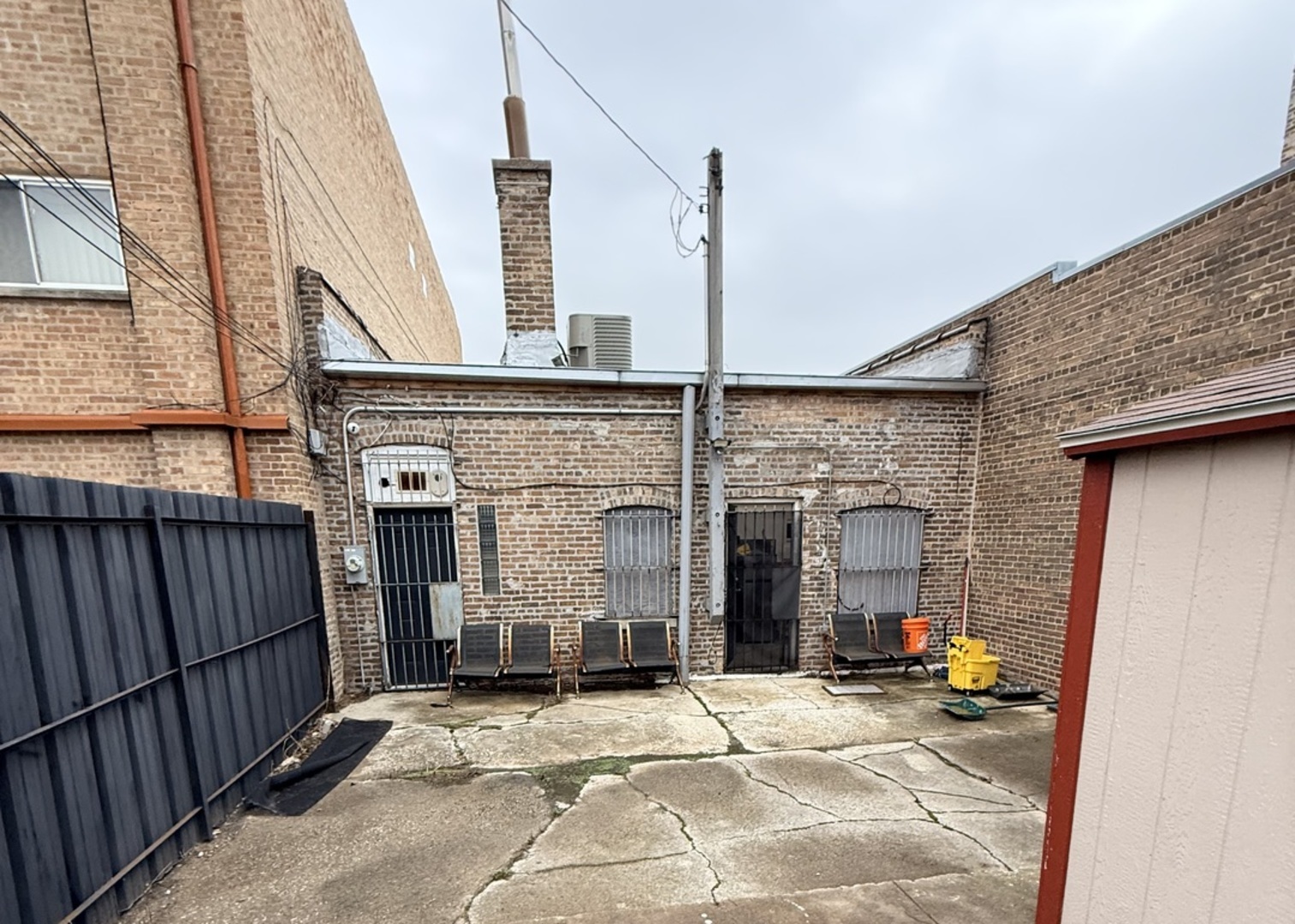 8252 S ASHLAND Avenue, Chicago, IL 60620