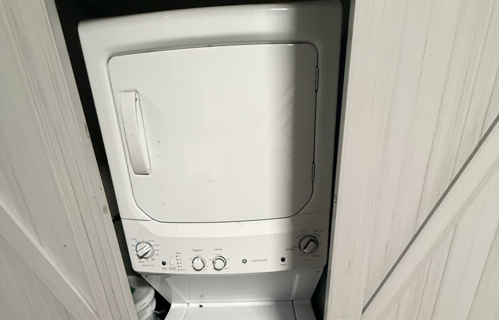 8252 S ASHLAND Avenue, Chicago, IL 60620