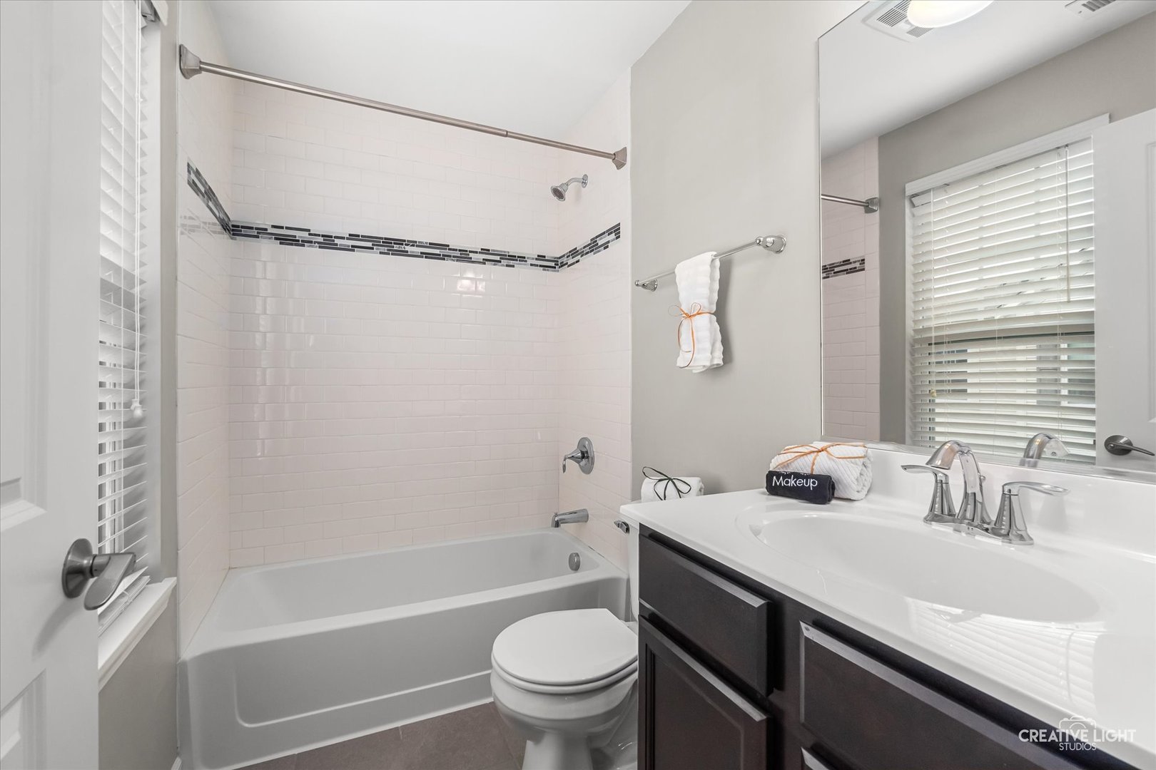 305 Lexington Lane, Rolling Meadows, IL 60008