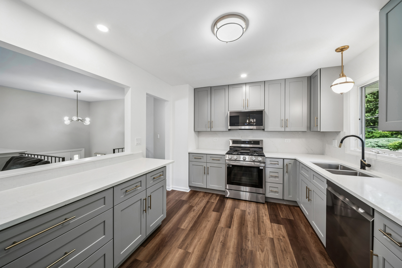 413 TUPELO Avenue, Naperville, IL 60540